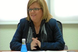 Francisca Serrano, portavoz del PSOE en el Ayuntamiento de Fines.tyle>.apqj{position:absol