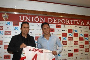 Alberto Benito, en la presentación de Hans Martínez.