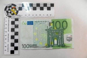 Imagen de uno de los billetes falsos incautados por la Guardia Civiltyle