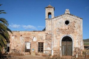 El edificio, que está declarado BIC, está en un estado totalmente ruinoso.