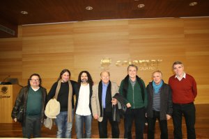 Foto de familia de los organizadores y varios de los participantes en el seminario organizado por Cajamar.