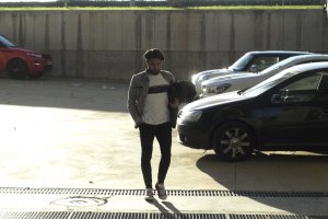 Chuli llegando hoy al Estadio.