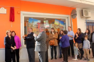 Descubrimiento de la nueva placa de la calle José Antonio García Ramos.
