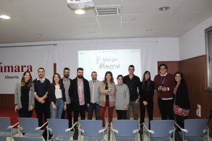 Ignacio Tirado, Isabel Cayuela, Laura Martínez, Jairo Ruiz, Marta de la Fuente, Macarena Pérez, Javier Morillas y Anto López junto a los organizadore