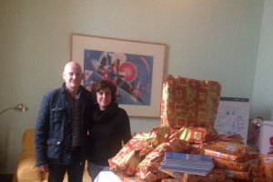 Entrega de los juguetes a la Casa de Acogida de Almería.