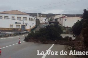Desprendimiento causado por la lluvia.