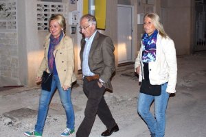 Imagen de Eloísa Cabrera, Gabriel Amat y Francisca Toresano, miembros del gobierno municipal de Roquetas.