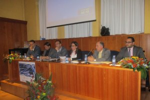 Mesa de debate sobre el futuro del puerto