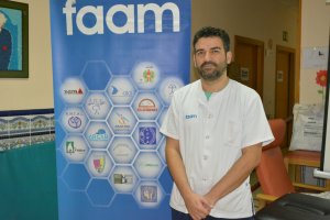 Juan José Ocaña, fisioterapeuta de FAAM.