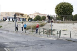 Paso a nivel de El Puche