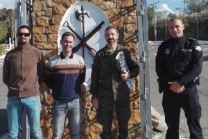 El capitán Martínez toma el mando.