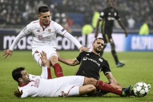 El Sevilla aguantó en Lyon y pasó.