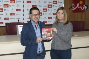 Alberto Cerezuela y Lorena García presentaron el libro.
