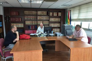 Sesión de mediación celebrada en la sede del CMAC de Almería, en la Delegación Territorial de Economía, Innovación, Ciencia y Empleo