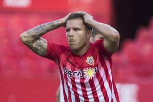 Morcillo se desespera en el Pizjuán.