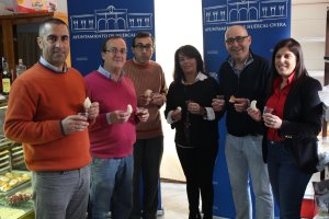Presentación de la iniciativa en la famosa pastelería El Horno.