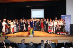 El Salón de Actos de la Escuela Municipal de Música de Almería  acogió la celebración del Día Nacional de Rumanía, que organizó el viceconsulado en A