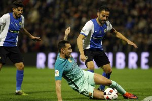 El Barcelona sufrió en el Rico Pérez.