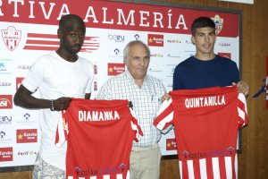 Alfonso García presentando a Diamanka y Quintanilla.