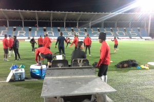 Azeez, antes del entrenamiento.