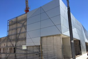 Aspecto de la fachada del nuevo centro de salud.