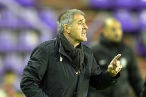 Paco Herrera no acabó contento con el empate.