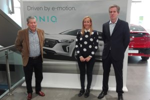 AAntonio Fernández, Mariola Fernández y Asier Arrizabalaga.