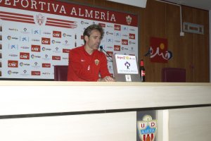 Miguel Ángel Corona en rueda de prensa.