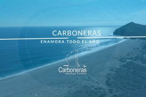 Los segundos  finales del spot publicitario muestran una imagen de las playas.