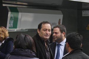 Trabalón al salir de la Ciudad de la Justicia.