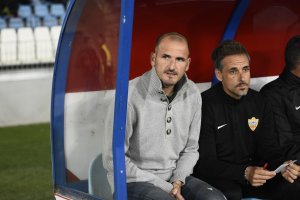 Fernando Soriano en el banquillo.