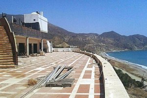 El deterioro del hotel es cada día más evidente.