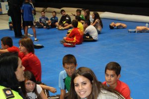 Alumnos participando en un taller de cardioprotección.