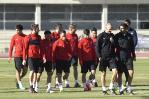 Soriano, Juanito y su equipo en el calentamiento.