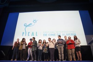 Foto de familia de los participantes en ‘Molliwood’.