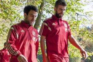 Cesc con Piqué en una concentración de la Selección.