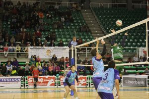 Una jugada del partido.