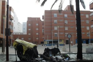 Imagen de archivo de contenedores quemados