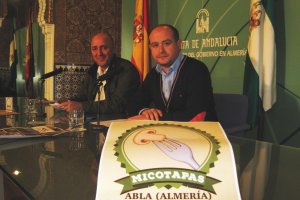 El delegado de Medio Ambiente junto al alcalde de Abla