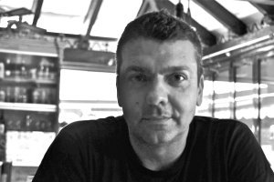 Juan Pardo Vidal, en una imagen de archivo, regresa a las librerías este mes.