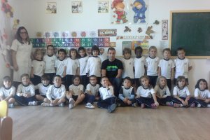 Jairo Ruiz con los alumnos de Liceo Erasmus.