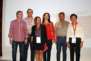 La nueva ejecutiva de UGT-Almería. Con chaqueta negra, la nueva secretaria general.