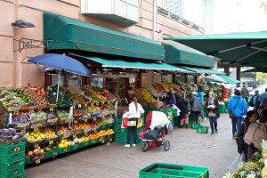 Un mercado de frutas y hortalizas en el Reino Unido