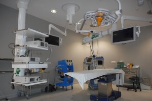 Uno de los nuevos cinco quirófanos del Hospital Mediterráneo.