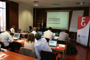 Imagen de archivo de unas jornadas de formación realizadas en el Colegio de Economistas