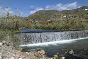 En la imagen, el río Adra en cuyo cauce se trabajará los dos próximos años para evitar desbordamientos.