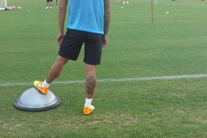 El gemelo derecho tatuado de Morcillo.