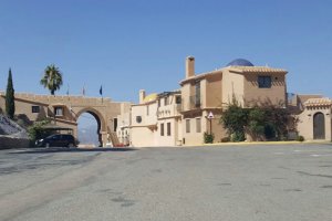 La urbanización no está totalmente acabada y hay carencias para los vecinos.