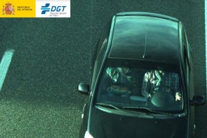 Conductor captado sin cinturón por una cámara
