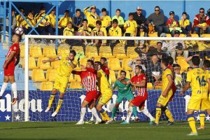 Alfonso pudo ver un equipo guerrero en Alcorcón.